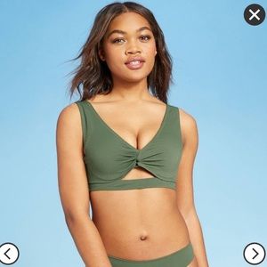 Women's Light Lift Twist Front Long Bikini Top NWT